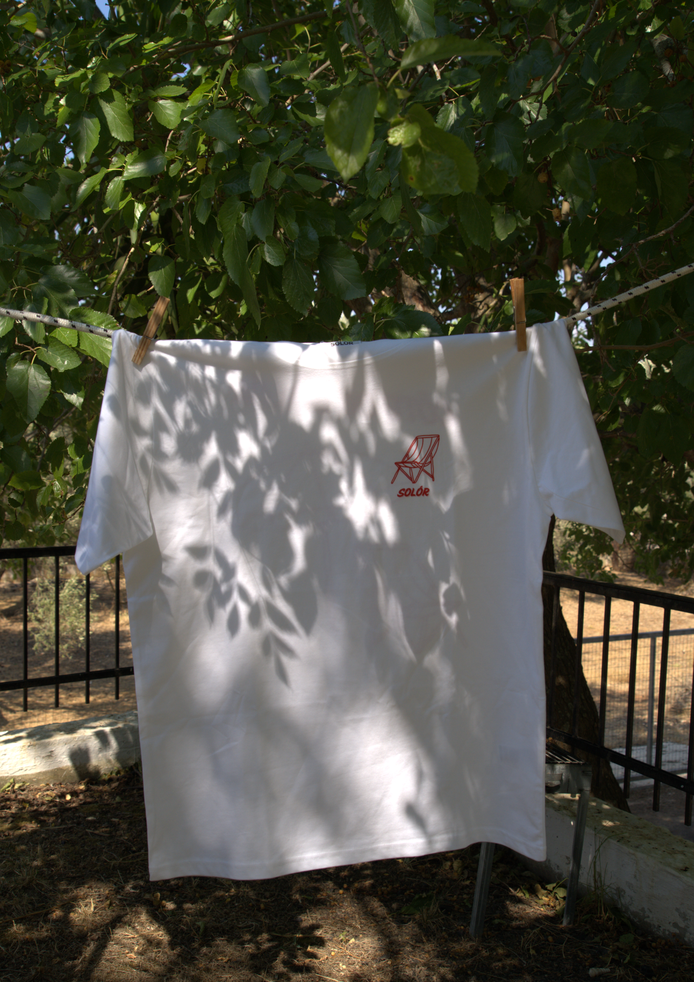 Côte De Solór White Tee